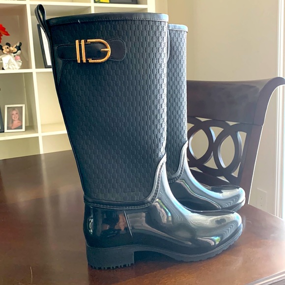 Hilfiger Rain Boots- Like new!! - Picture 1 of 5